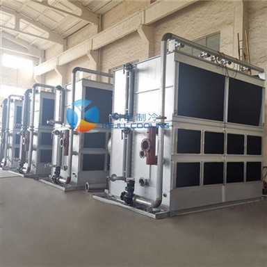 Turn de răcire cu flux transversal de tip închis